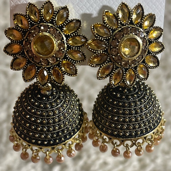 Earrings - Picture 1 of 1